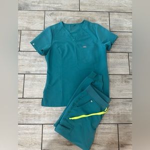 Cactus FIGS scrub set